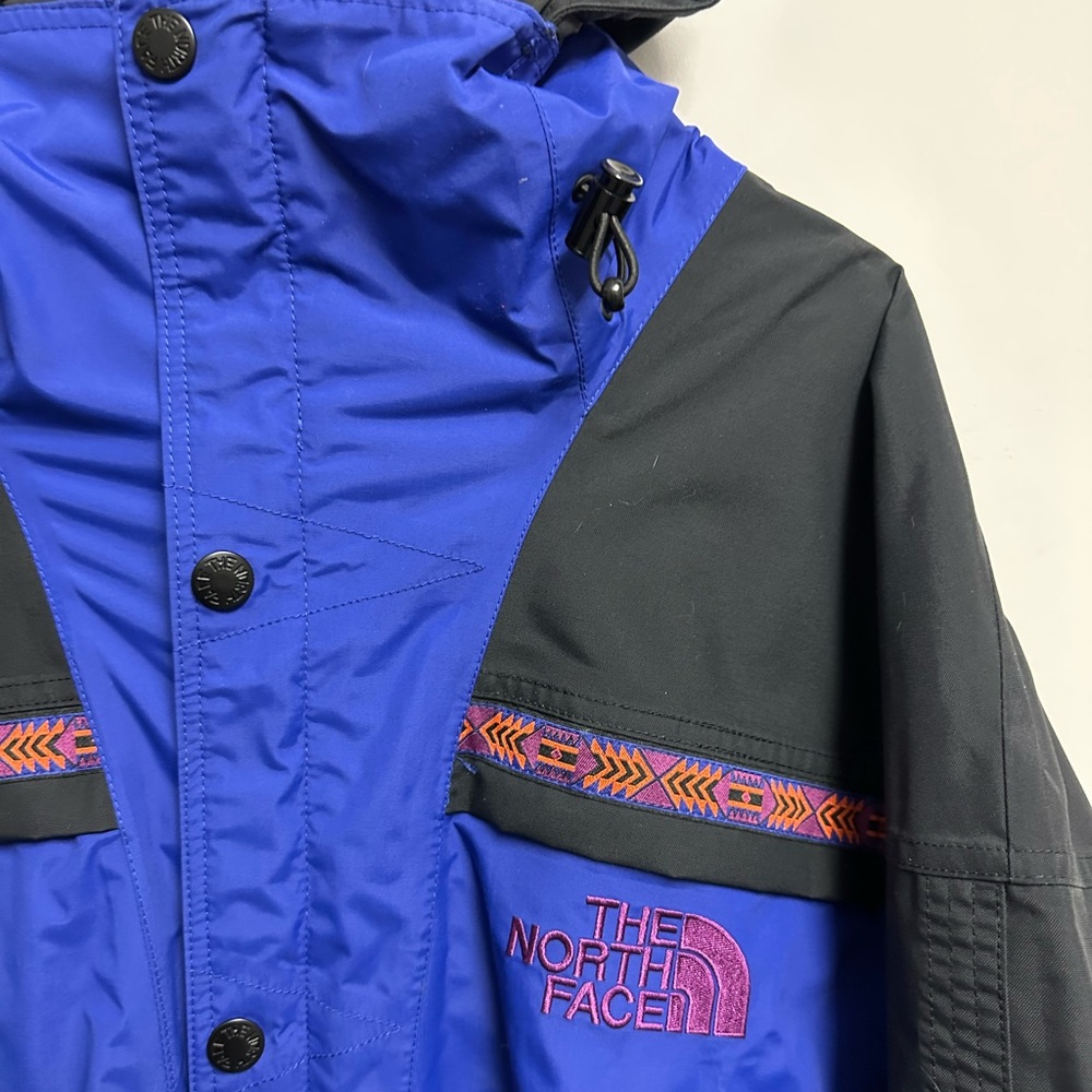 The North Face Rage windbreaker/rain jacket